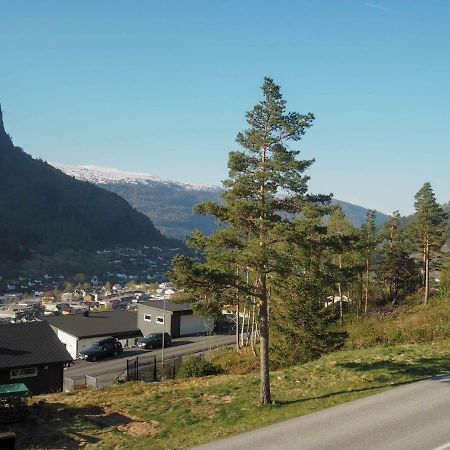 Stryn Stor Og Moderne Leilighet Екстер'єр фото