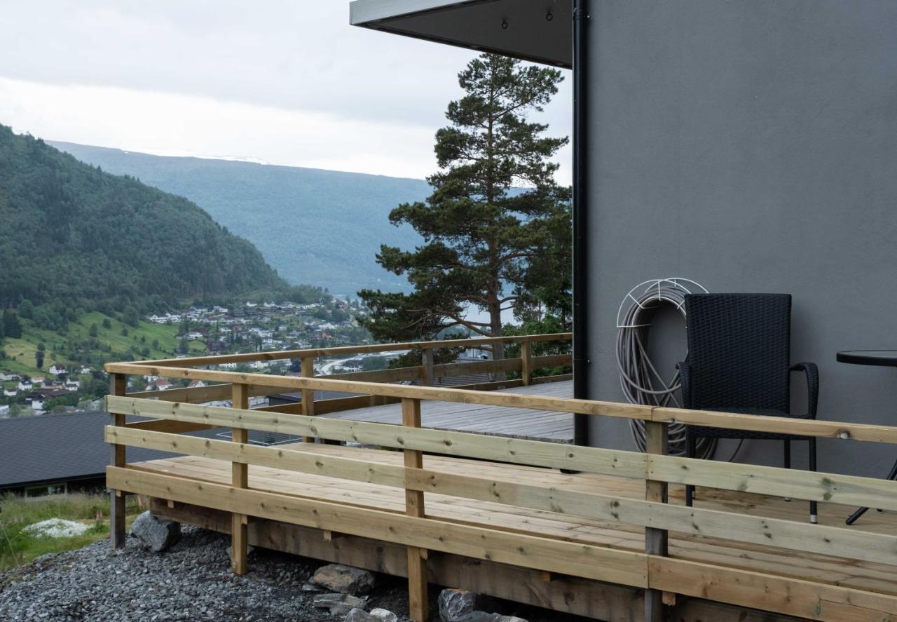 Stryn Stor Og Moderne Leilighet Екстер'єр фото